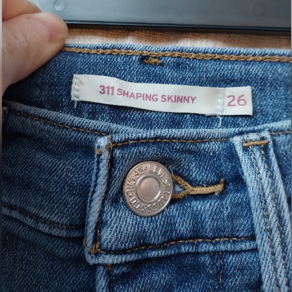 Levi's Women's Skinny Jeans in Blue - Picture 2 of 3